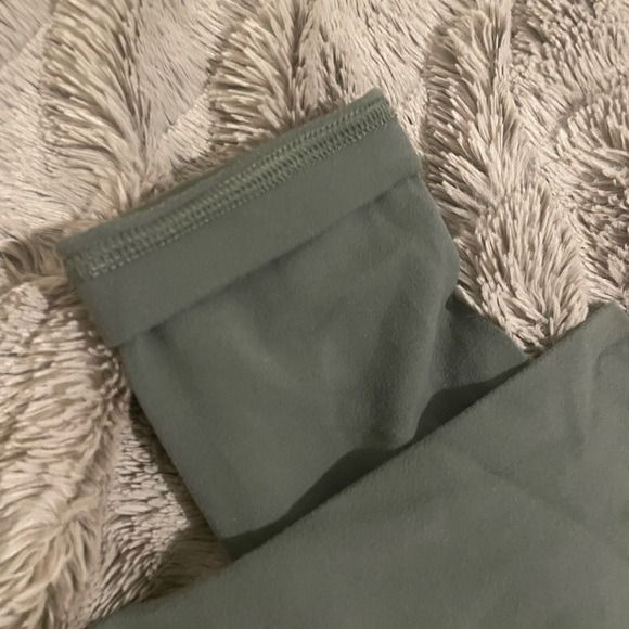 TNA Leggings - Picture 2 of 4